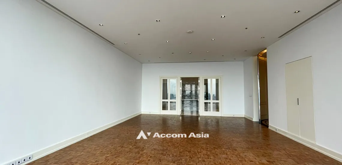 unitSuper Luxury, Penthouse, Pet friendly |  3 Bedrooms  Condominium For Sale in Silom, Bangkok  near BTS Chong Nonsi (AA31939)