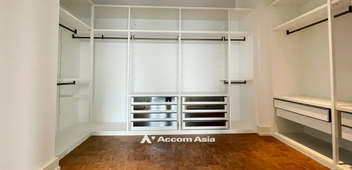 27  3 br Condominium For Sale in Silom ,Bangkok BTS Chong Nonsi at The Ritz Carlton Residences AA31939