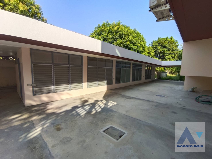 55  4 br House for rent and sale in Pattanakarn ,Bangkok BTS On Nut AA31952