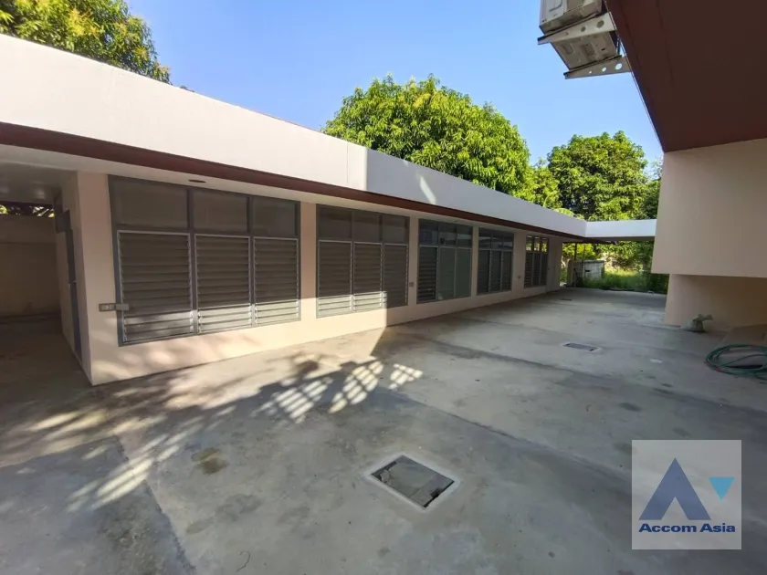 55  4 br House for rent and sale in Pattanakarn ,Bangkok BTS On Nut AA31952