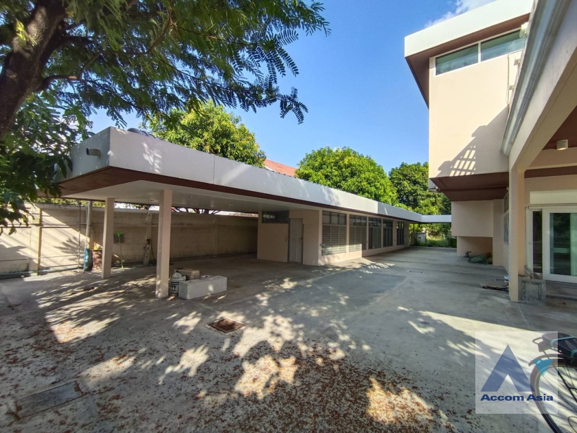 53  4 br House for rent and sale in Pattanakarn ,Bangkok BTS On Nut AA31952