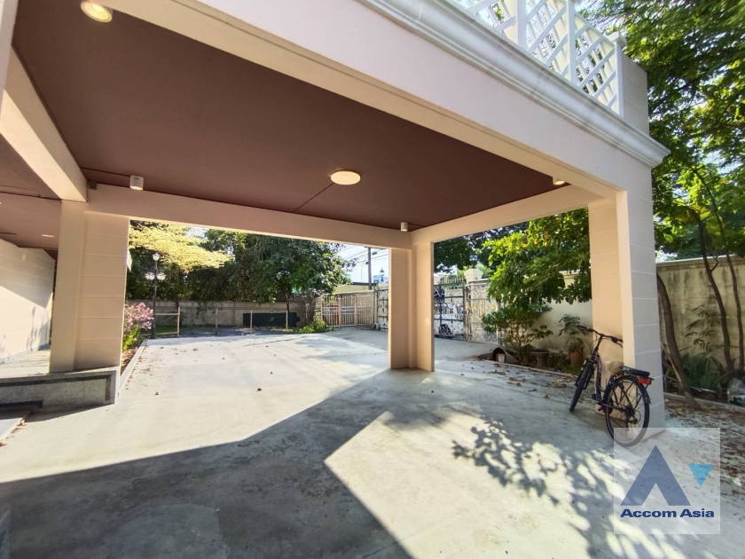 51  4 br House for rent and sale in Pattanakarn ,Bangkok BTS On Nut AA31952