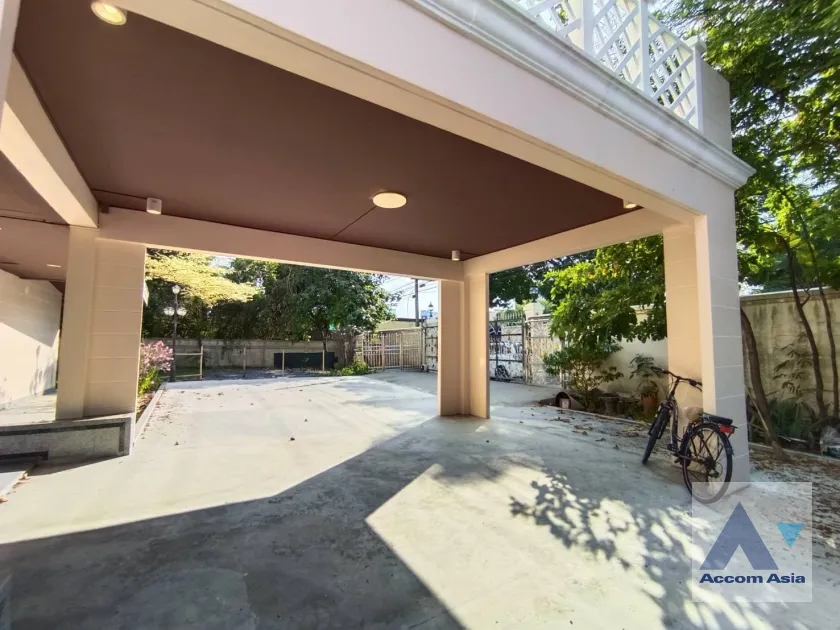 51  4 br House for rent and sale in Pattanakarn ,Bangkok BTS On Nut AA31952