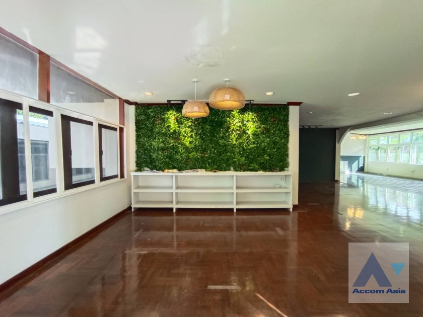 9  4 br House for rent and sale in Pattanakarn ,Bangkok BTS On Nut AA31952