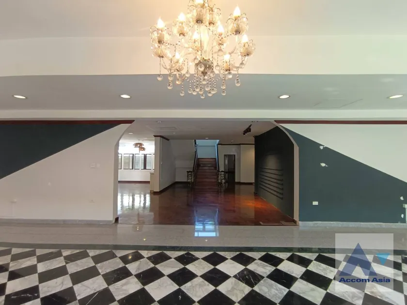 6  4 br House for rent and sale in Pattanakarn ,Bangkok BTS On Nut AA31952