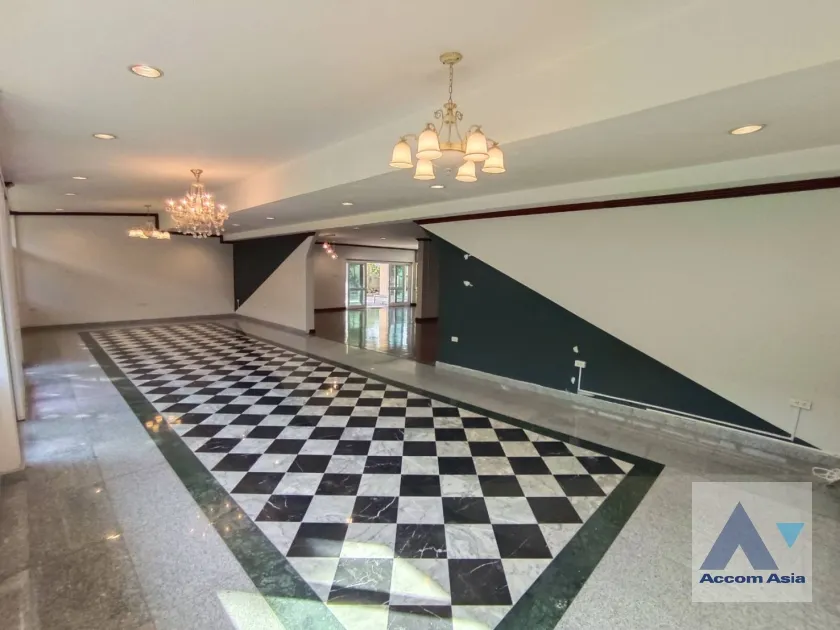 5  4 br House for rent and sale in Pattanakarn ,Bangkok BTS On Nut AA31952