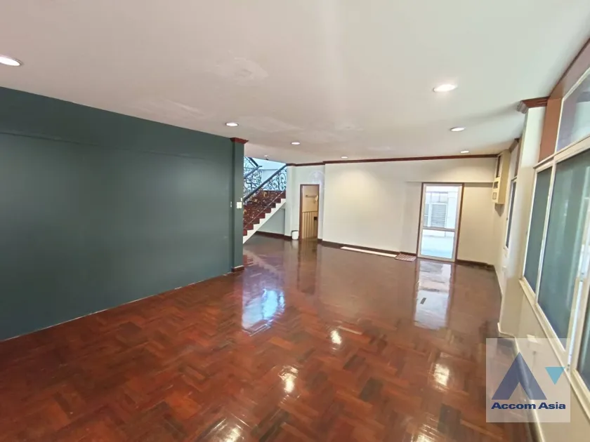 16  4 br House for rent and sale in Pattanakarn ,Bangkok BTS On Nut AA31952