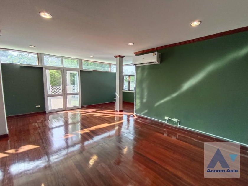 20  4 br House for rent and sale in Pattanakarn ,Bangkok BTS On Nut AA31952