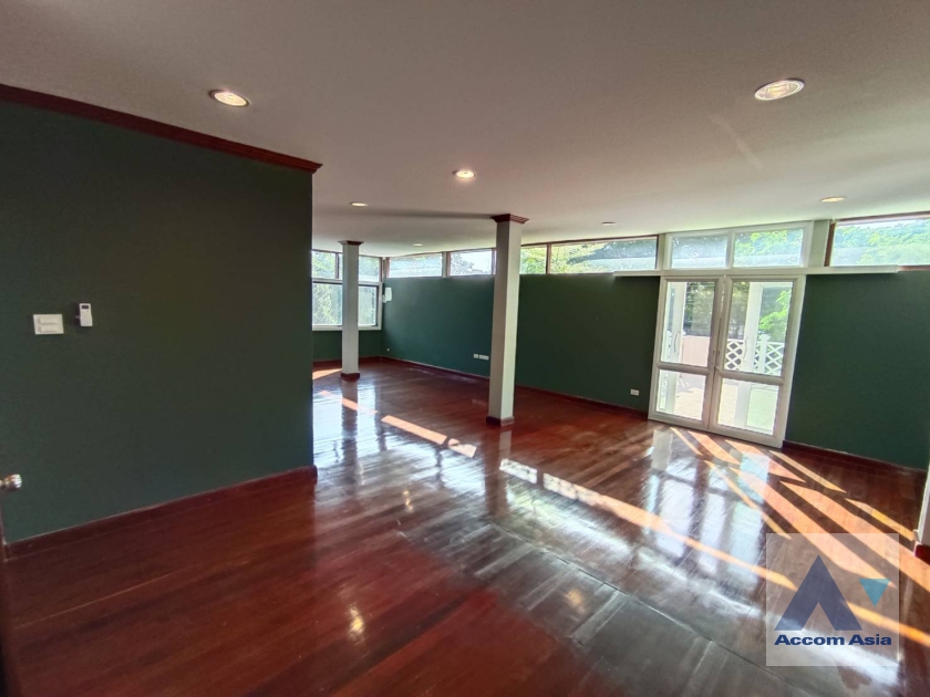 21  4 br House for rent and sale in Pattanakarn ,Bangkok BTS On Nut AA31952