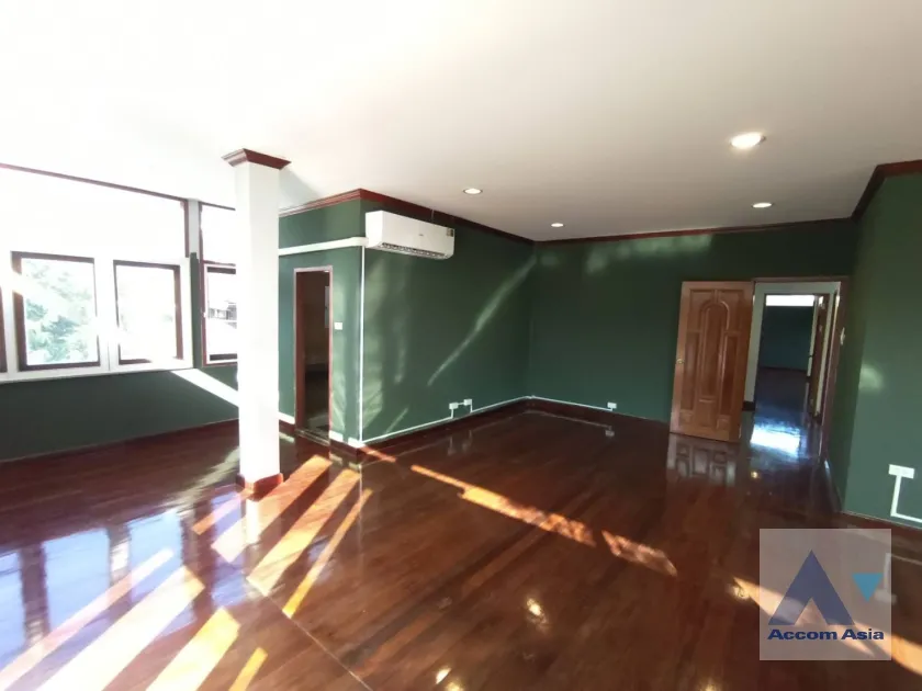 25  4 br House for rent and sale in Pattanakarn ,Bangkok BTS On Nut AA31952