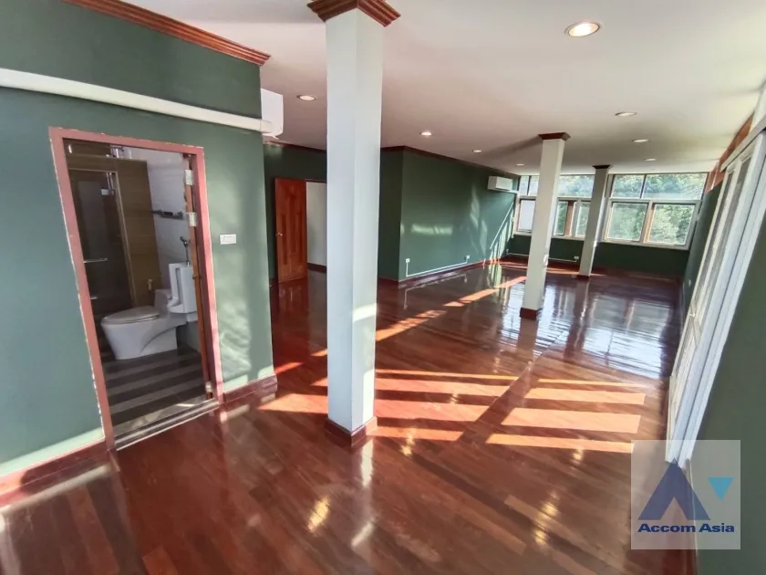 26  4 br House for rent and sale in Pattanakarn ,Bangkok BTS On Nut AA31952