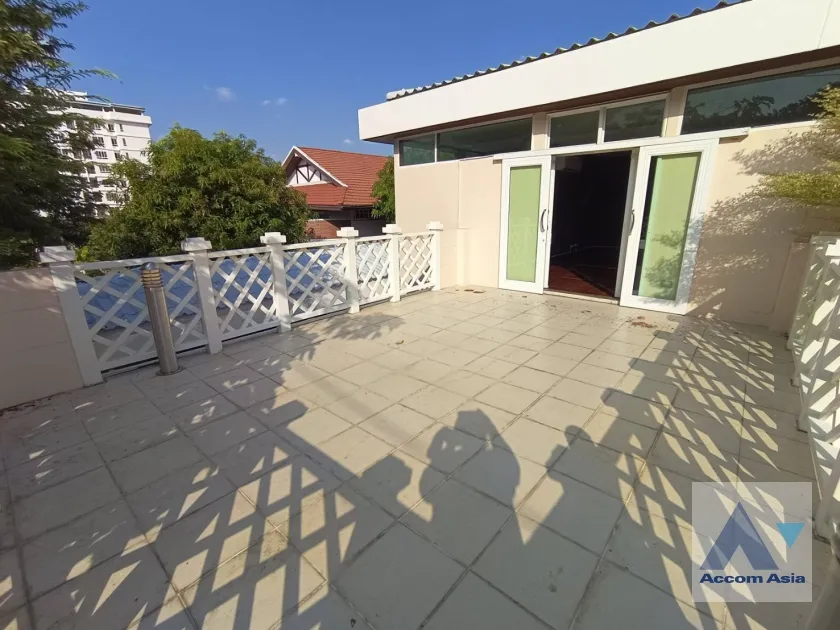 29  4 br House for rent and sale in Pattanakarn ,Bangkok BTS On Nut AA31952