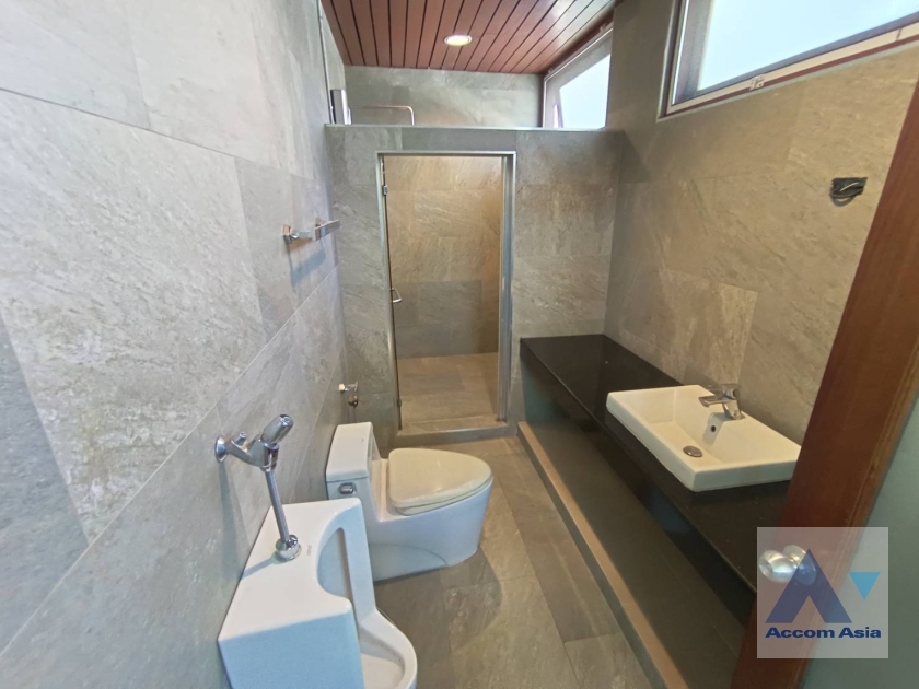 35  4 br House for rent and sale in Pattanakarn ,Bangkok BTS On Nut AA31952