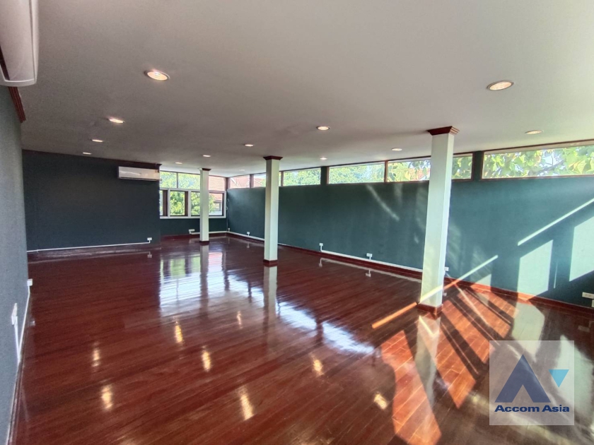 38  4 br House for rent and sale in Pattanakarn ,Bangkok BTS On Nut AA31952