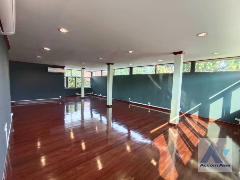 38  4 br House for rent and sale in Pattanakarn ,Bangkok BTS On Nut AA31952