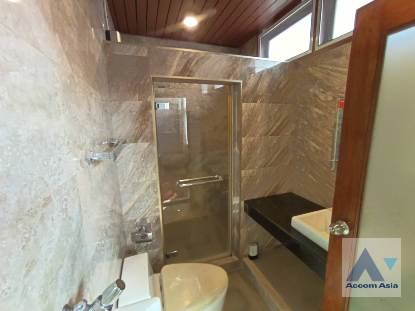 42  4 br House for rent and sale in Pattanakarn ,Bangkok BTS On Nut AA31952