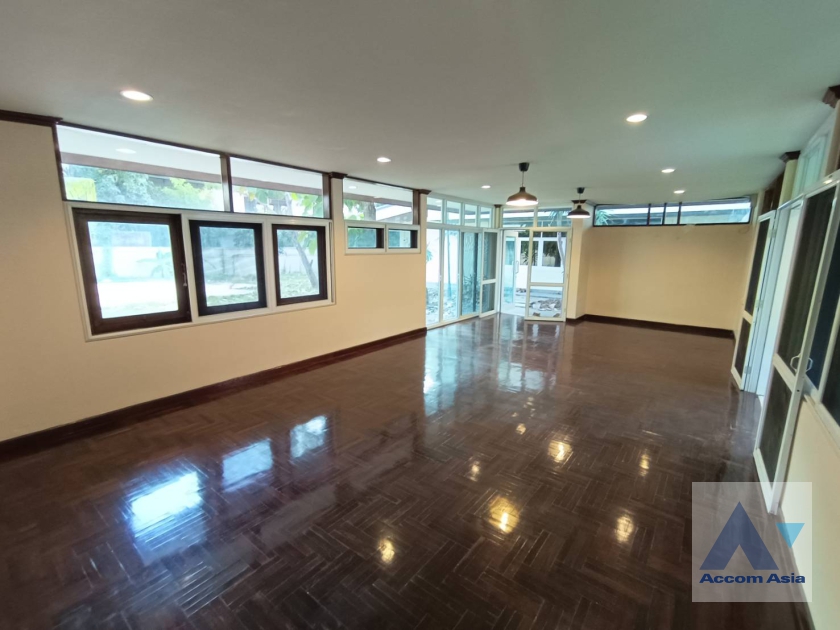 46  4 br House for rent and sale in Pattanakarn ,Bangkok BTS On Nut AA31952