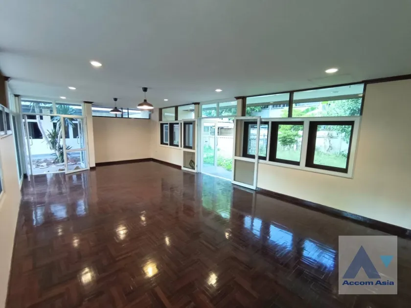 47  4 br House for rent and sale in Pattanakarn ,Bangkok BTS On Nut AA31952