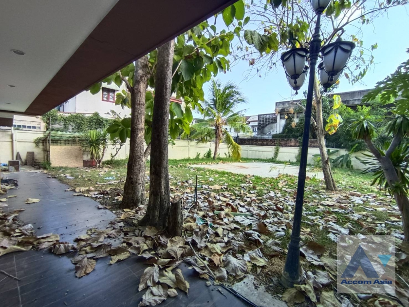 50  4 br House for rent and sale in Pattanakarn ,Bangkok BTS On Nut AA31952
