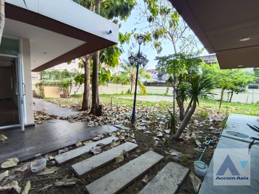 56  4 br House for rent and sale in Pattanakarn ,Bangkok BTS On Nut AA31952