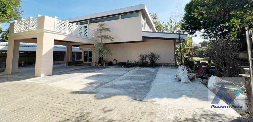  2  4 br House for rent and sale in Pattanakarn ,Bangkok BTS On Nut AA31952