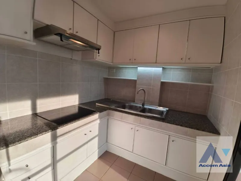 4  2 br Apartment For Rent in Sathorn ,Bangkok BTS Surasak at Good Location AA31977