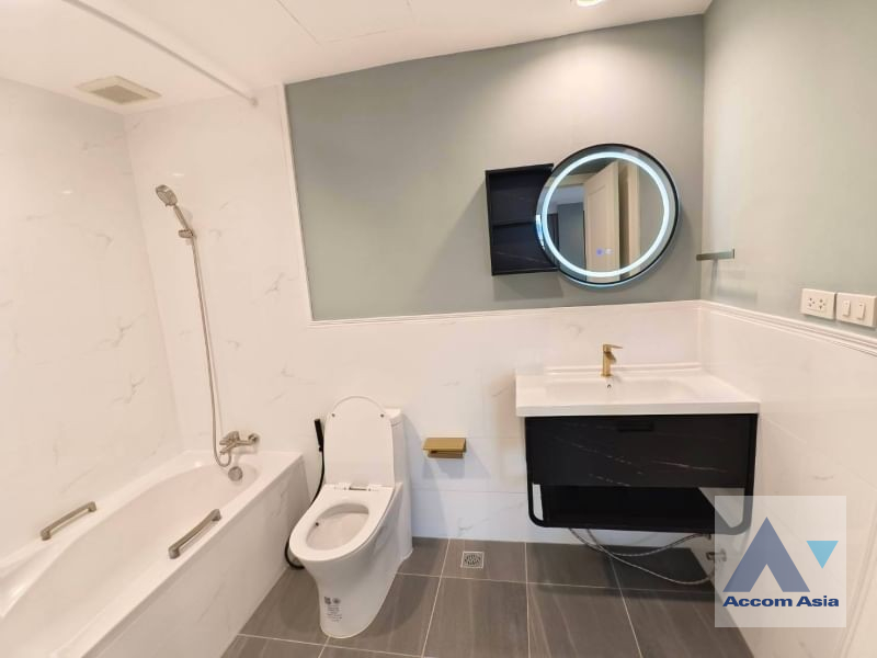 8  2 br Apartment For Rent in Sathorn ,Bangkok BTS Surasak at Good Location AA31977