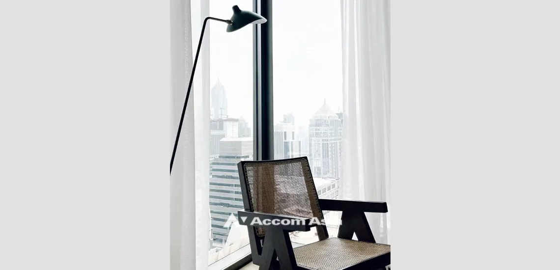 unit 1 Bedroom  Condominium For Sale in Ploenchit, Bangkok  near BTS Chitlom (AA32007)