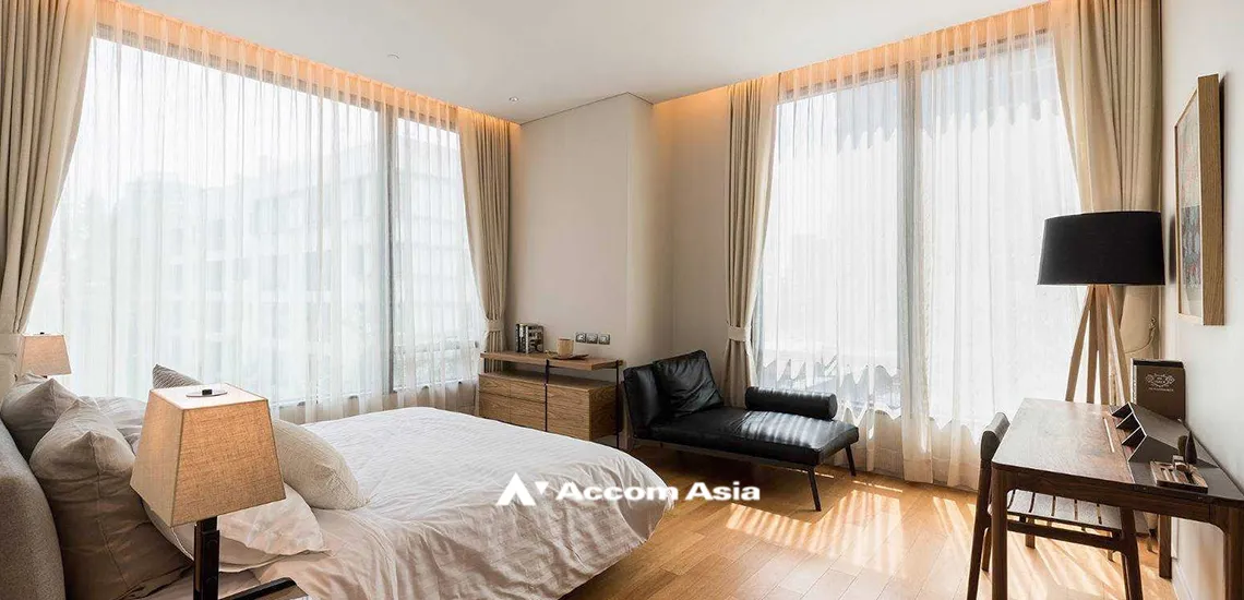 4  1 br Condominium For Rent in Ploenchit ,Bangkok BTS Chitlom at Sindhorn Residence AA32032