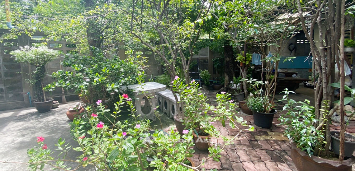 5  House For Sale in Sukhumvit ,Bangkok BTS Phra khanong AA32054