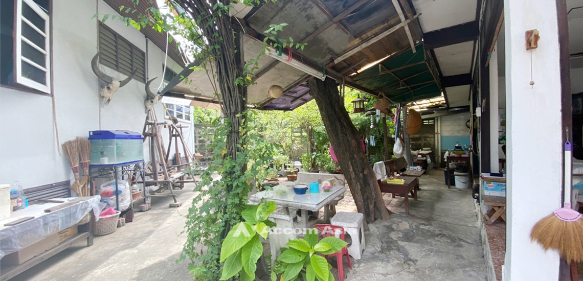 4  House For Sale in Sukhumvit ,Bangkok BTS Phra khanong AA32054