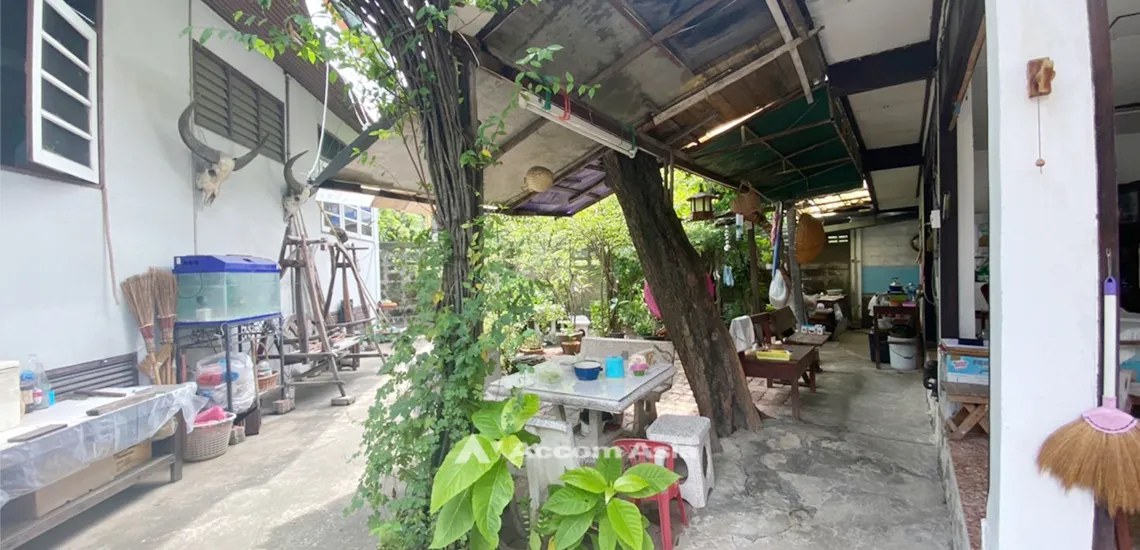 unit House For Sale in Sukhumvit, Bangkok  near BTS Phra khanong (AA32054)
