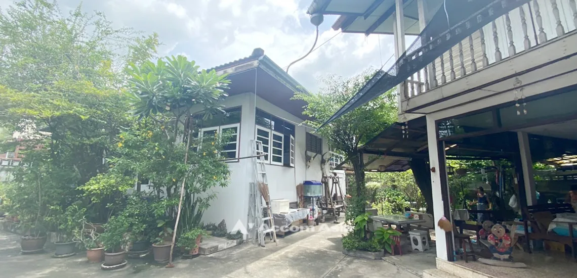 unit House For Sale in Sukhumvit, Bangkok  near BTS Phra khanong (AA32054)