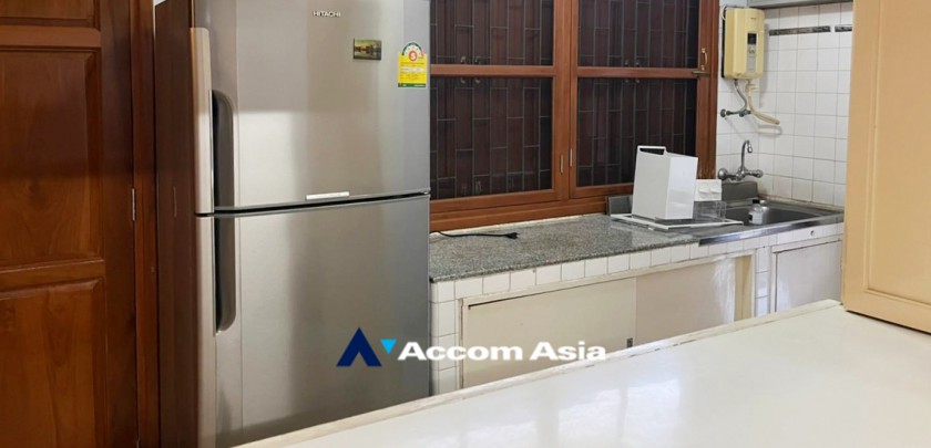 9  4 br House For Rent in Ploenchit ,Bangkok BTS Ratchadamri AA32055