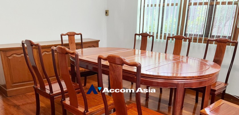 6  4 br House For Rent in Ploenchit ,Bangkok BTS Ratchadamri AA32055