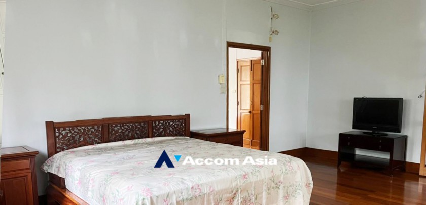 13  4 br House For Rent in Ploenchit ,Bangkok BTS Ratchadamri AA32055
