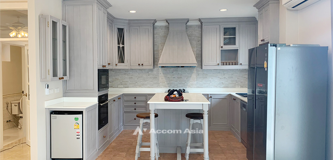 4  4 br House For Rent in Bang Na ,Bangkok  at Fantasia Villa 4 AA32058