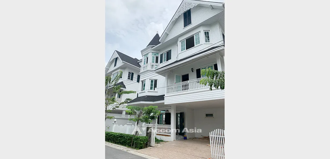  2  4 br House For Rent in Bang Na ,Bangkok  at Fantasia Villa 4 AA32058