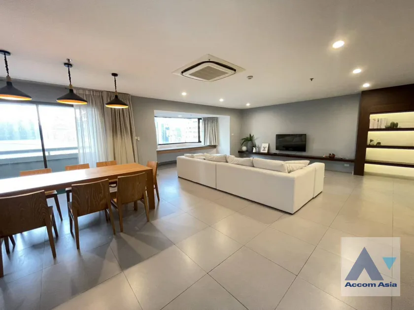 unit 3 Bedrooms  Condominium For Rent in Sukhumvit, Bangkok  near BTS Phrom Phong (AA32076)