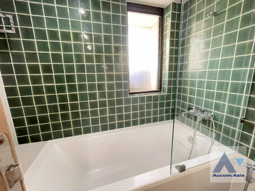 20  3 br Condominium For Rent in Sukhumvit ,Bangkok BTS Phrom Phong at Baan Suanpetch AA32076