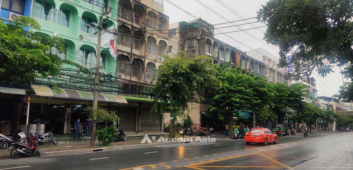  2  Shophouse For Sale in Sukhumvit ,Bangkok BTS Phra khanong AA32079