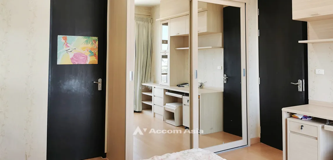 unit 1 Bedroom  Condominium For Sale in Ploenchit, Bangkok  near BTS Ratchathewi (AA32144)