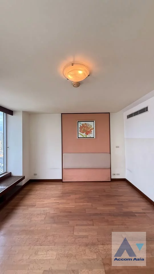 4  3 br Condominium For Sale in Ploenchit ,Bangkok BTS Ploenchit at All Seasons Mansion AA32150