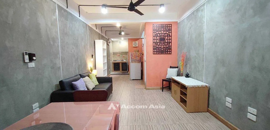  2  2 br Townhouse For Rent in Sukhumvit ,Bangkok BTS Thong Lo AA32152