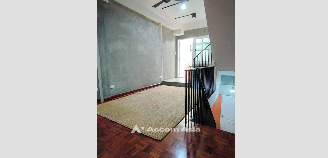 6  2 br Townhouse For Rent in Sukhumvit ,Bangkok BTS Thong Lo AA32152