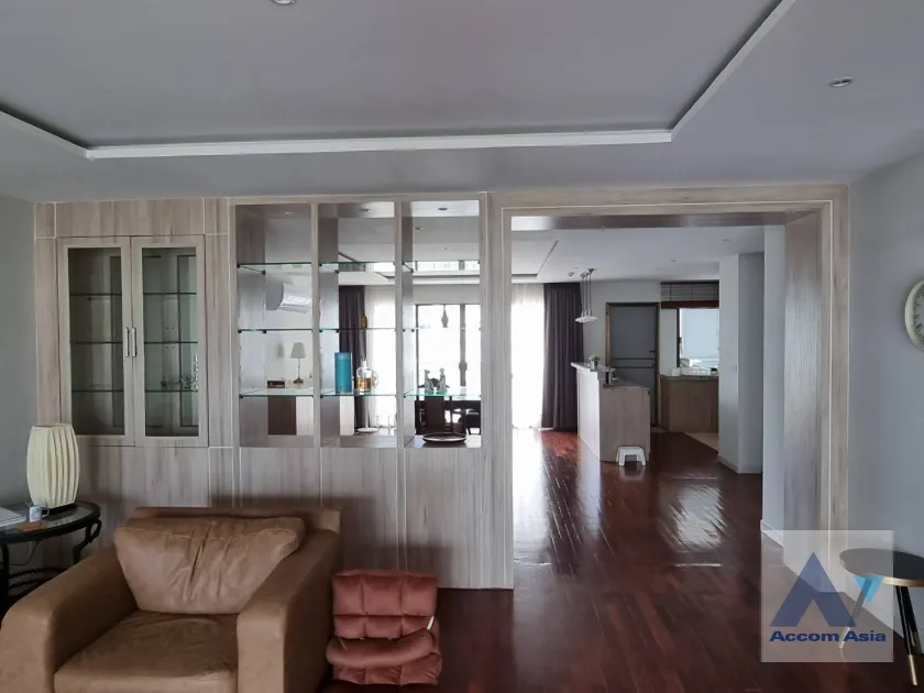 unitPet friendly |  3 Bedrooms  Condominium For Rent in Sukhumvit, Bangkok  near BTS Phrom Phong (AA32156)