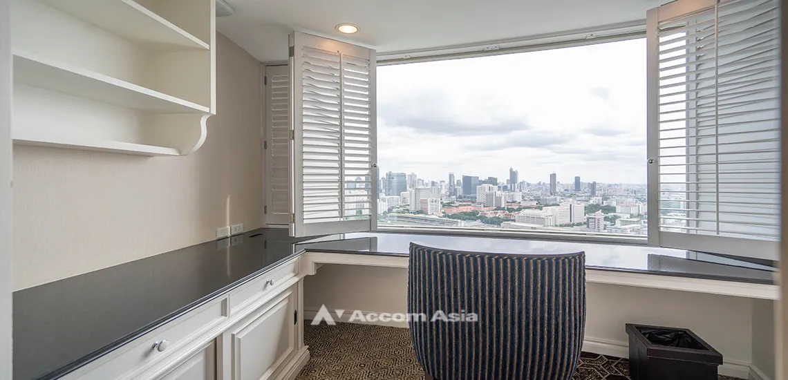 unit 1 Bedroom  Apartment For Rent in Ploenchit, Bangkok  near BTS Ratchadamri (AA32158)