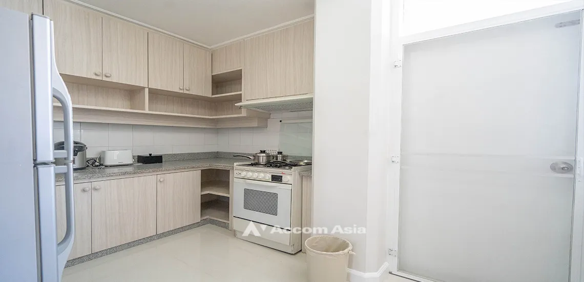 5  2 br Apartment For Rent in Sukhumvit ,Bangkok BTS Nana at Suite for family AA32161