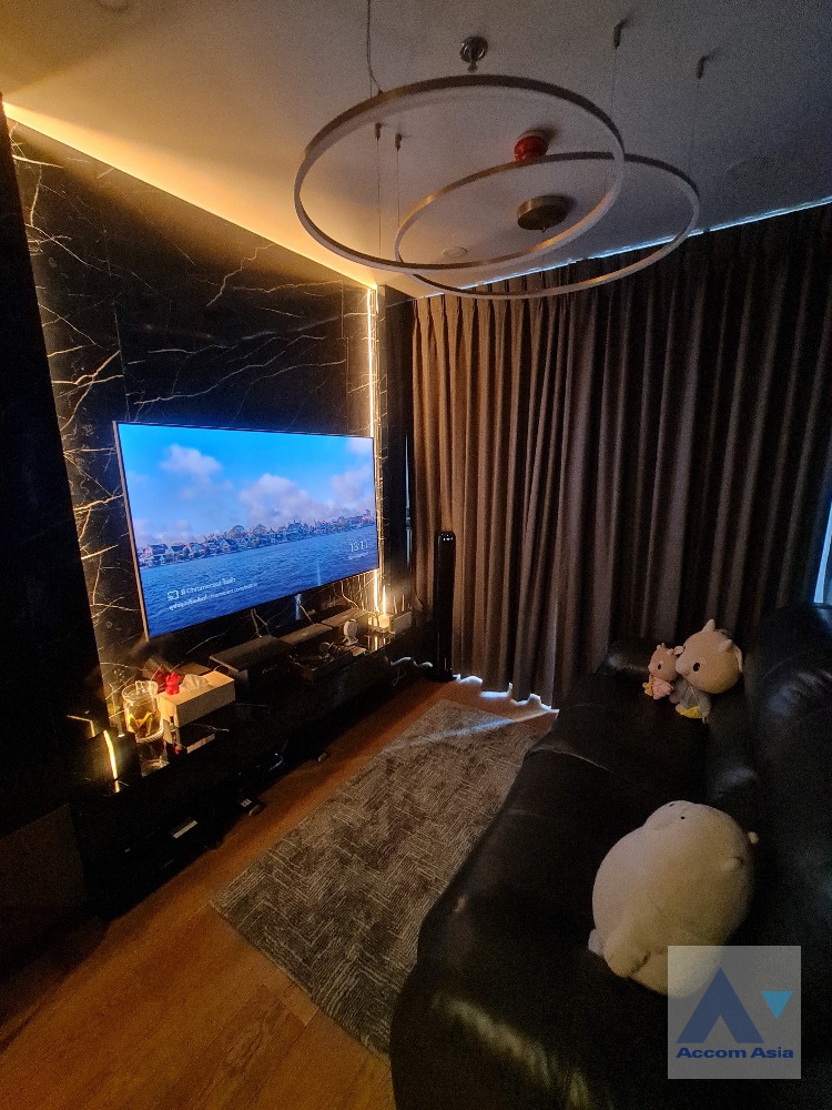  2  1 br Condominium For Sale in Phaholyothin ,Bangkok BTS Chitlom at Q Chidlom - Phetchaburi AA32162