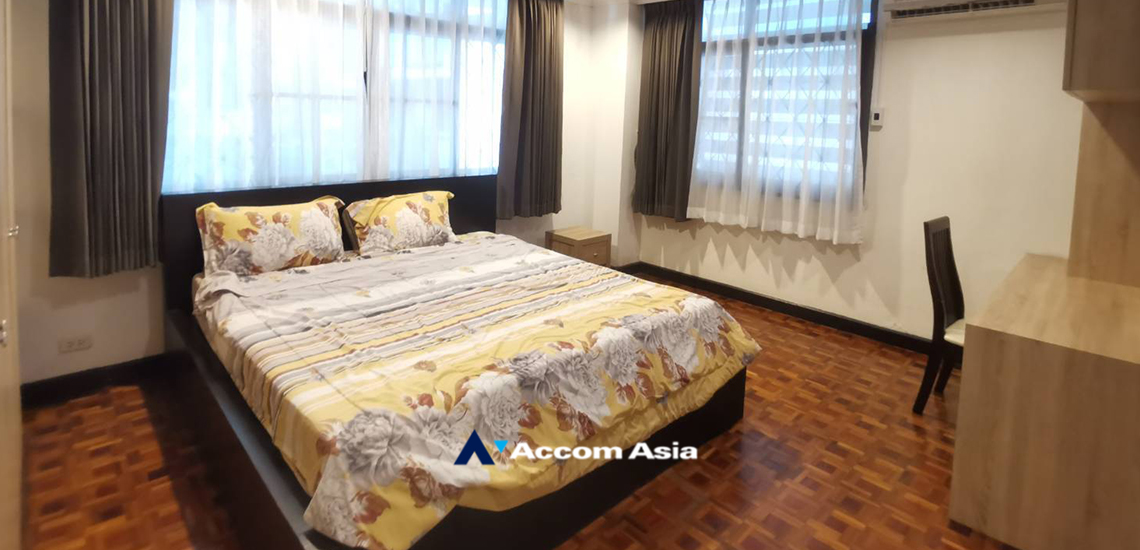 9  3 br Apartment For Rent in Sukhumvit ,Bangkok BTS Nana at Low rise and Peaceful AA32164